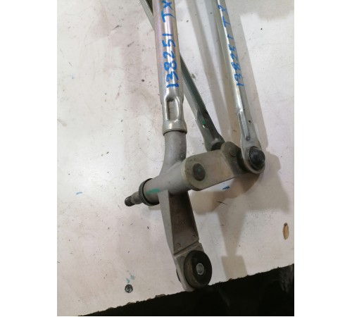 Трапеция стеклоочистителей в сборе