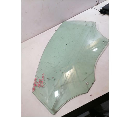 Стекло двери переднее левое