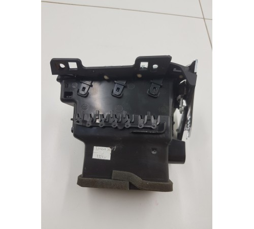 Воздушный дефлектор передний правый