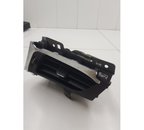 Воздушный дефлектор передний правый