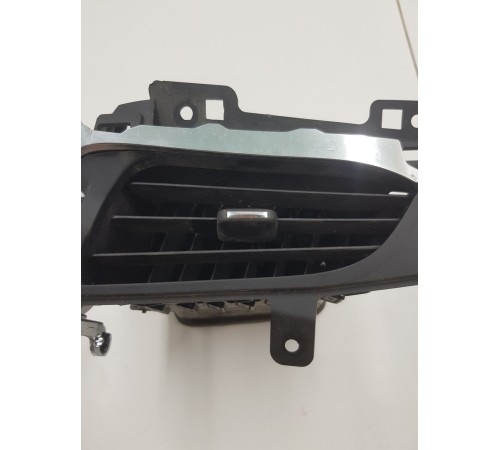 Воздушный дефлектор передний правый