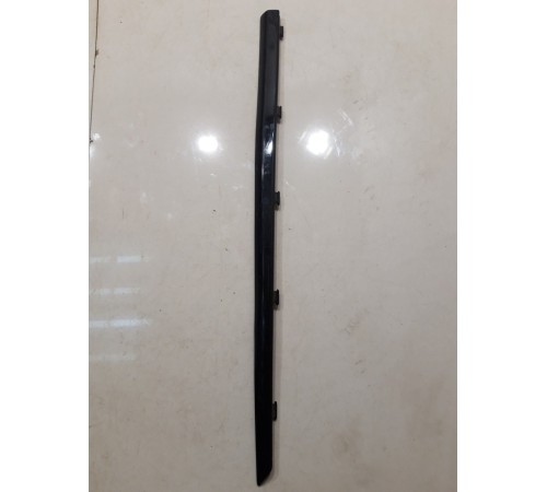 Молдинг глухого стекла (задний, левый)