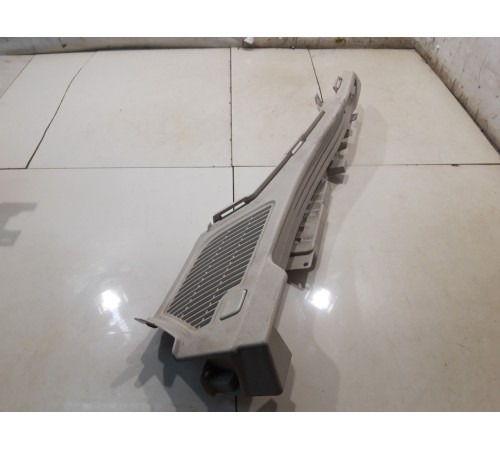 Обшивка багажника (правая верхняя)