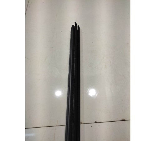 Уплотнитель стекла (передний, левый, внутренний)