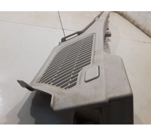 Обшивка багажника (правая верхняя)