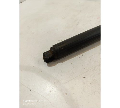 Амортизатор крышки багажника