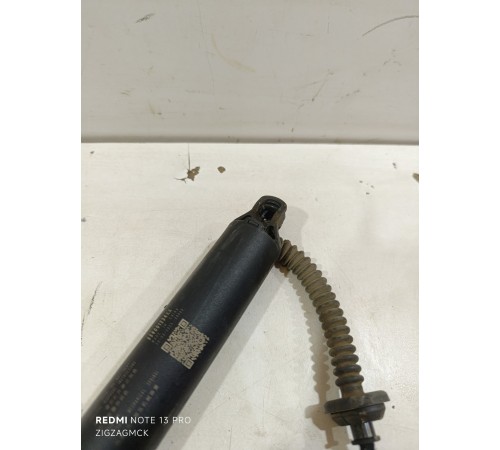 Амортизатор крышки багажника