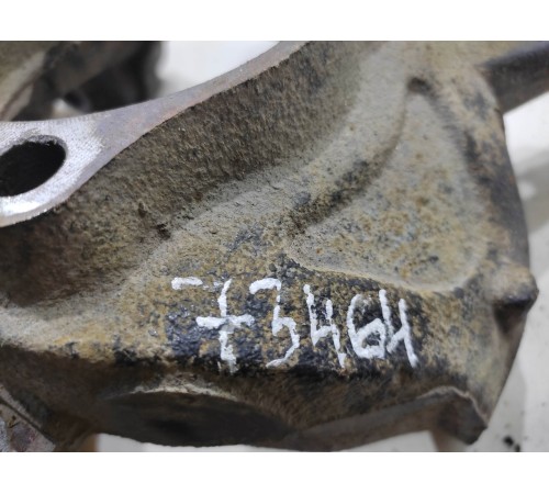 Поворотный кулак (задний, правый)