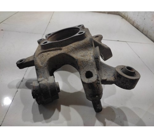 Поворотный кулак (задний, правый)