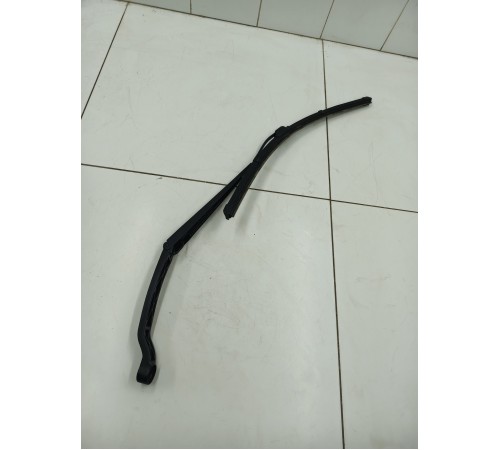 Поводок стеклоочистителя левый