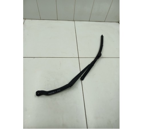 Поводок стеклоочистителя левый