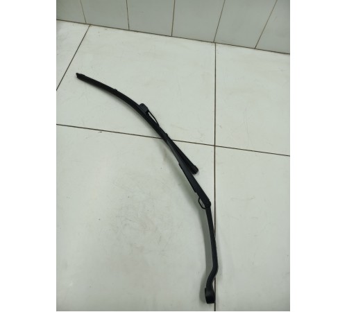 Поводок стеклоочистителя левый