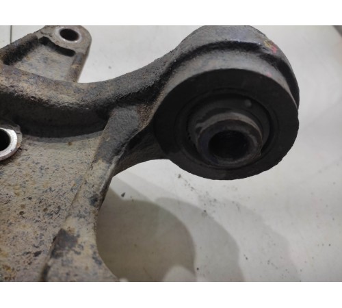 Поворотный кулак (задний, правый)