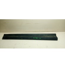 Молдинг двери передней левой