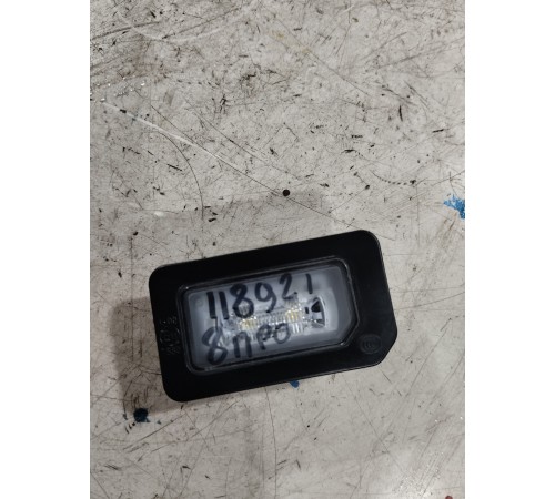 Плафон подсветки номера правый