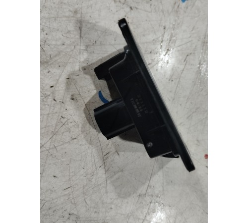 Плафон подсветки номера правый