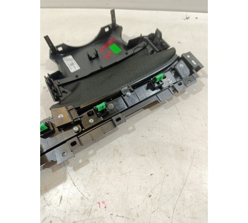 Кожух рулевой колонки с дефлектором