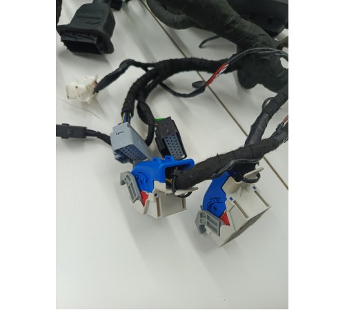 Электропроводка с монтажным блоком