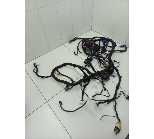 Электропроводка с монтажным блоком