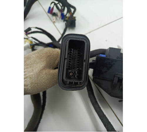 Электропроводка с монтажным блоком