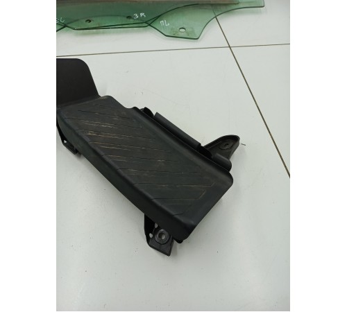 Подножка под ногу водителя