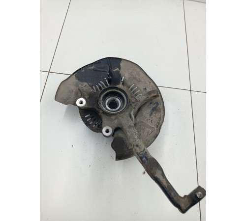 Кулак поворотный передний правый