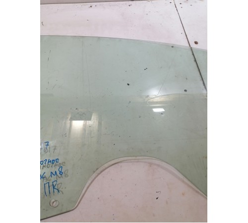 Стекло двери переднее правое