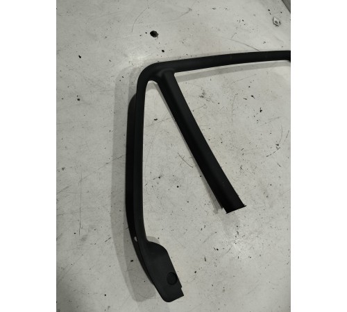 Накладка рамки двери (задняя левая)