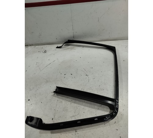 Накладка рамки двери (задняя левая)