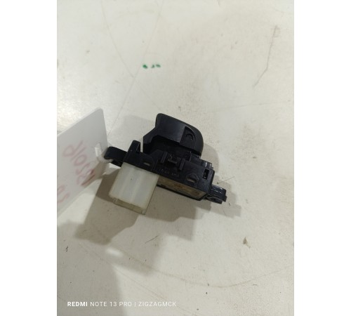 Кнопка стеклоподъемника