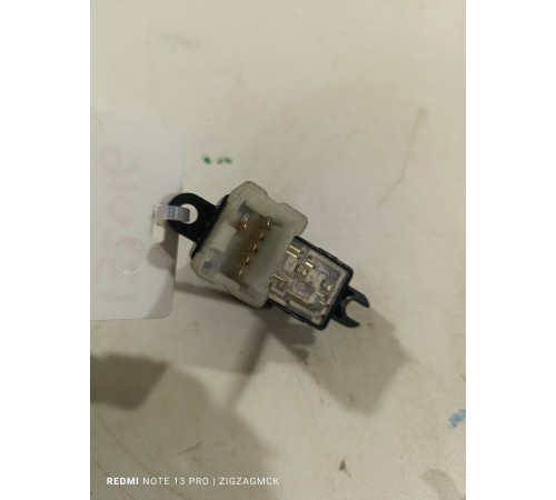 Кнопка стеклоподъемника