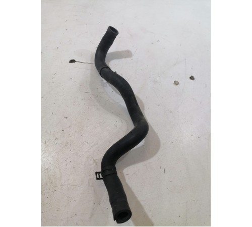 Патрубок системы охлаждения