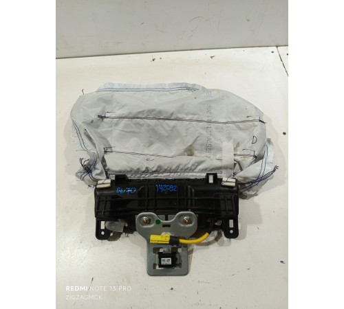 Подушка безопасности коленная