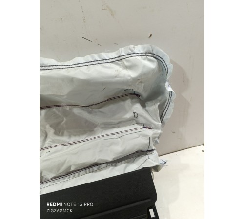 Подушка безопасности коленная