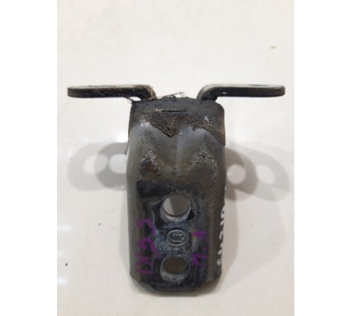 Петля двери (передняя, левая, нижняя)