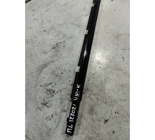 Уплотнитель стекла передний левый внешний