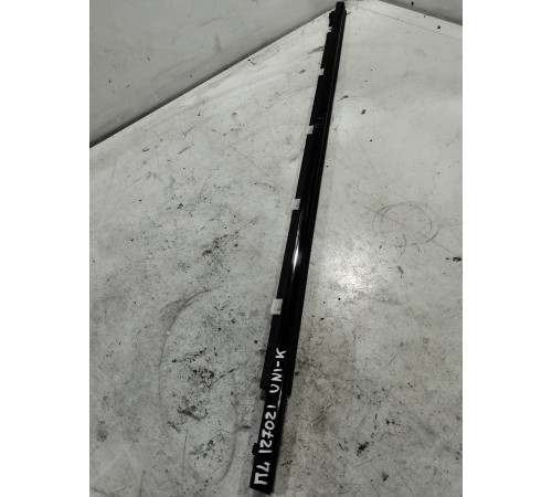 Уплотнитель стекла передний левый внешний