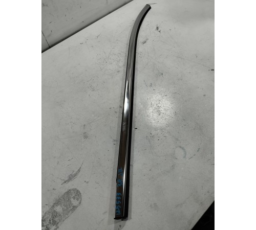 Молдинг стекла задний правый