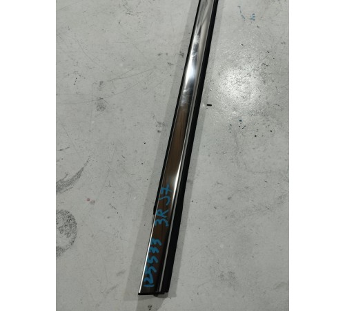 Молдинг стекла задний правый