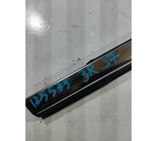Молдинг стекла задний правый