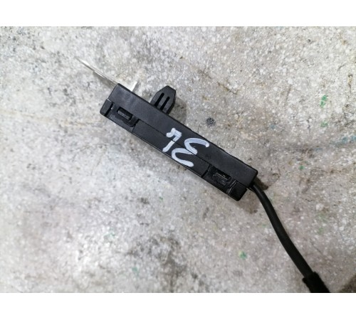 Антенна задняя левая