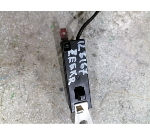 Антенна задняя левая