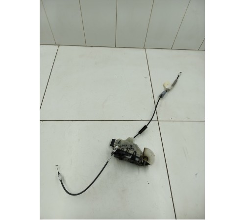 Замок двери передний левый