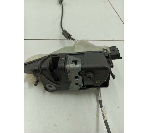 Замок двери передний левый