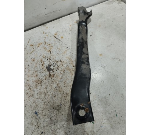 Крепление рычаг подрамника передний правый