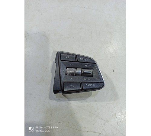 Кнопки руля многофункциональные правые