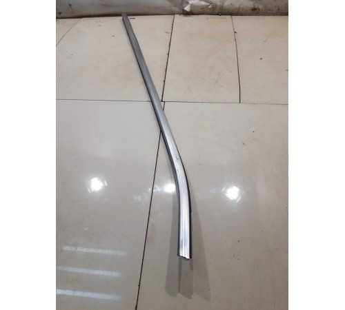 Уплотнитель стекла передний левый наружный