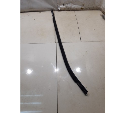 Уплотнитель стекла передний левый наружный