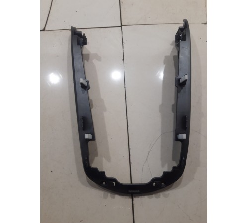 Накладка центральной консоли нижняя