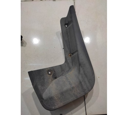 Брызговик (задний, левый)